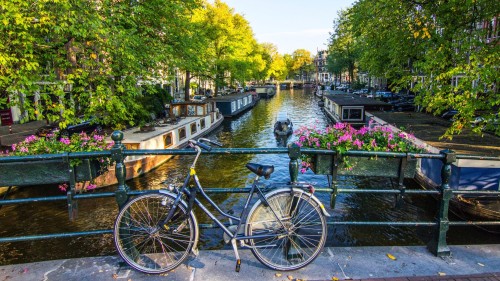 Amsterdam & Paris Escape