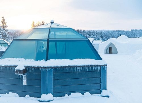 Glass Igloo & Aurora Experience