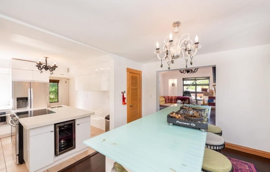 Waterfront Villa Gabrielle