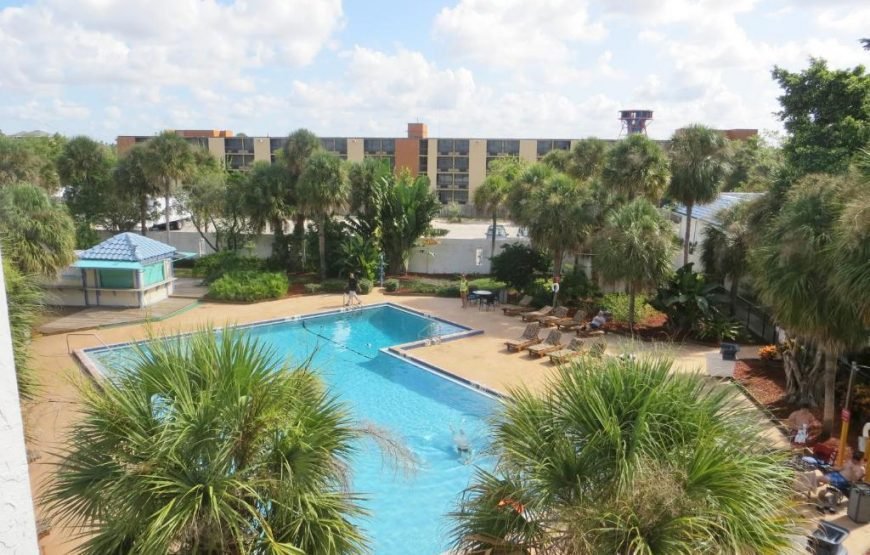 Monumental Movieland Hotel