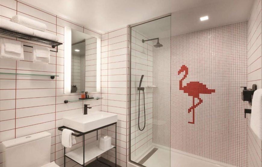 Radisson RED Miami Airport