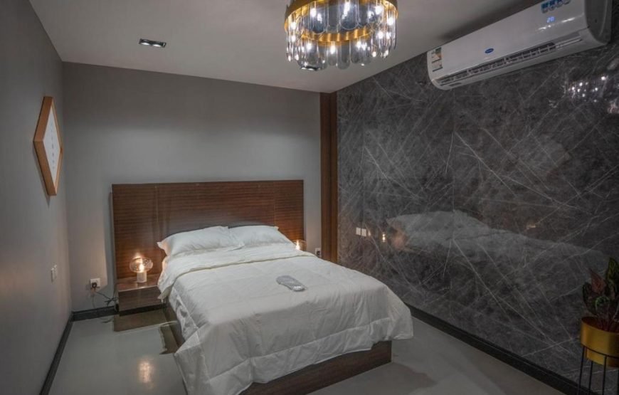 Dyan Chalet
