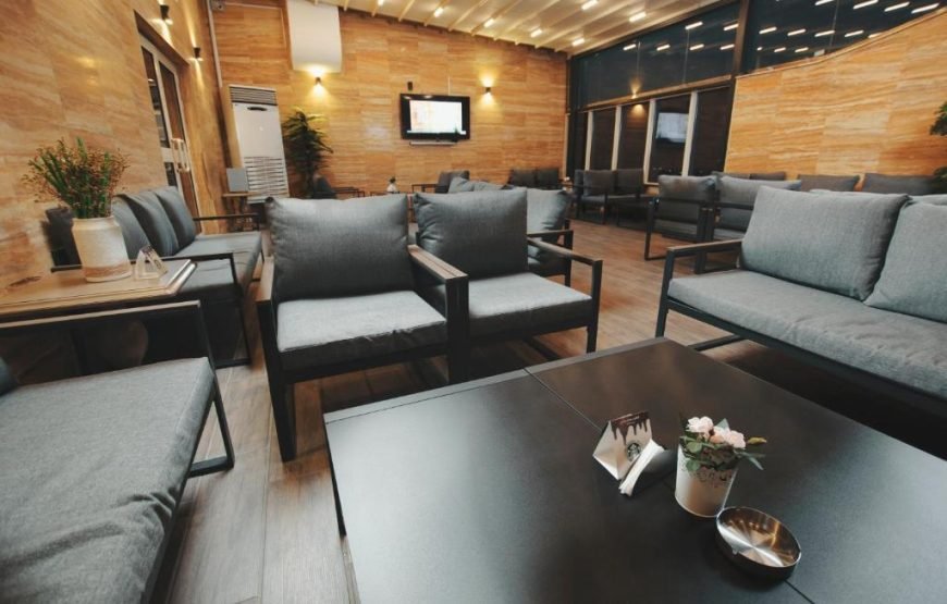Iridium 70 Hotel
