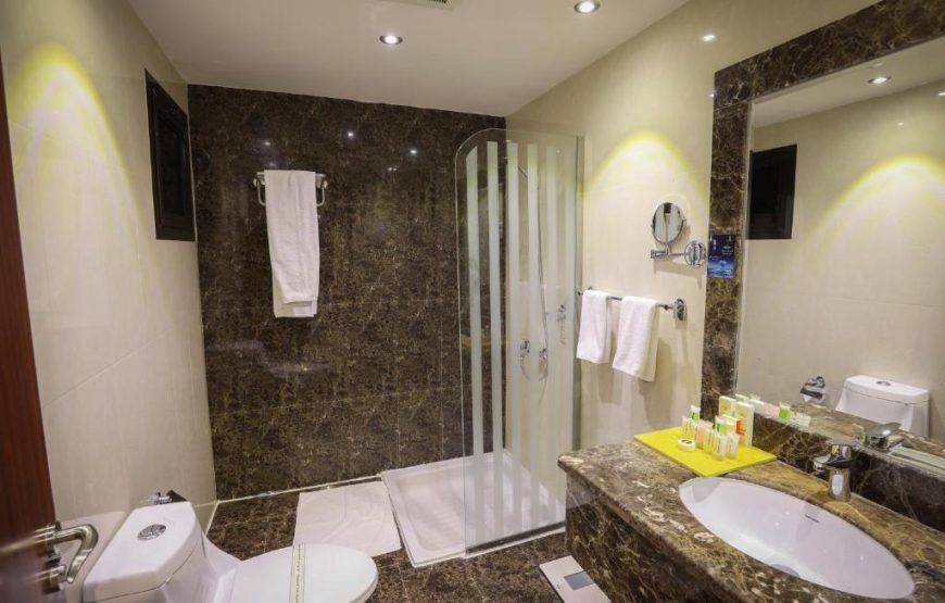 Meral Crown Hotel